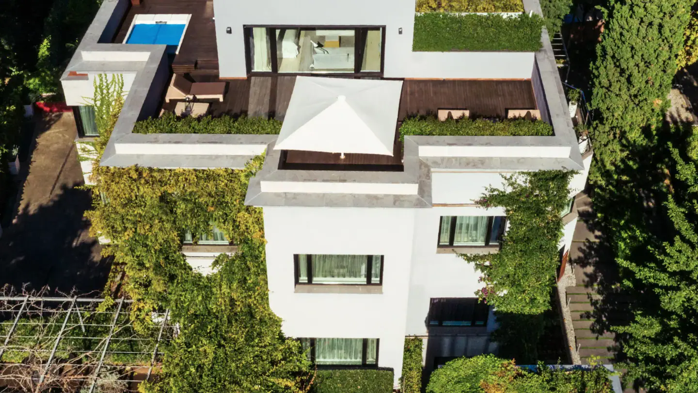 Lo que se esconde 
detrás del jardín